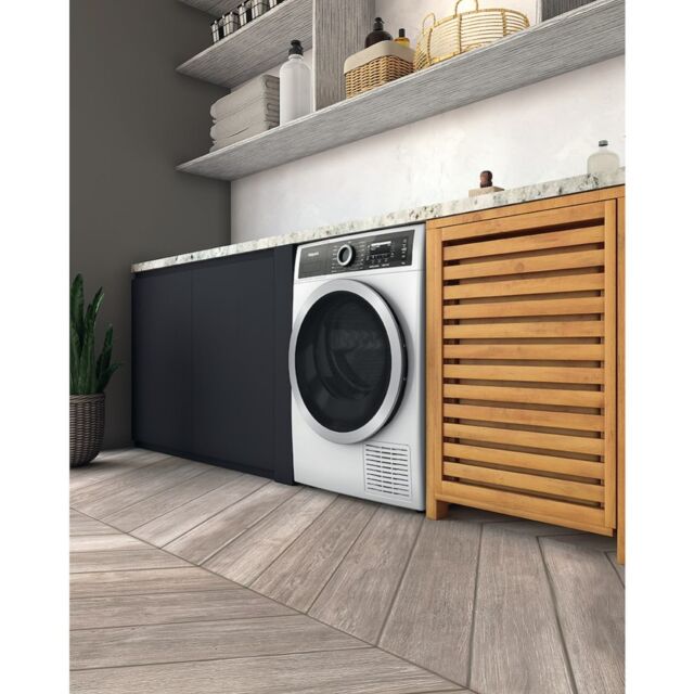 Hotpoint H8 D94WB UK Freestanding 9kg Heat Pump Tumble Dryer - White