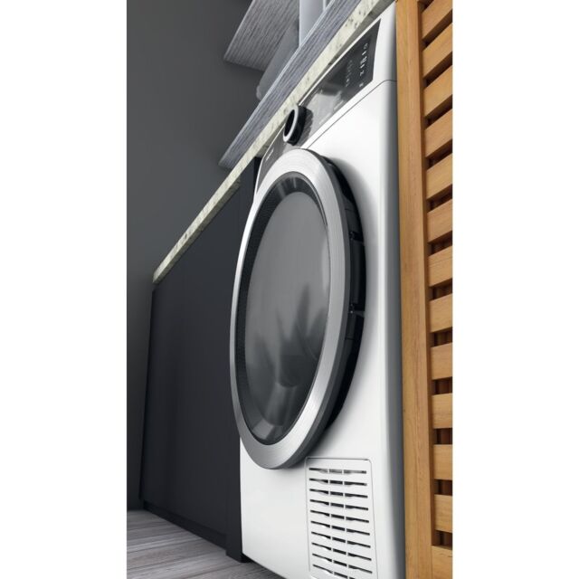 Hotpoint H8 D94WB UK Freestanding 9kg Heat Pump Tumble Dryer - White