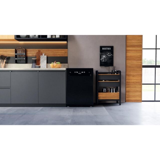 Hotpoint HFC 3C26 WC B UK Dishwasher - Black