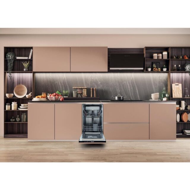 Hotpoint HP2IE10CS80UK Built-In 45cm Slimline Dishwasher