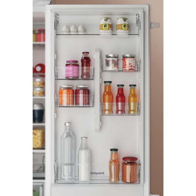 Hotpoint HTC20 T322 UK Total No Frost Integrated Fridge Freezer
