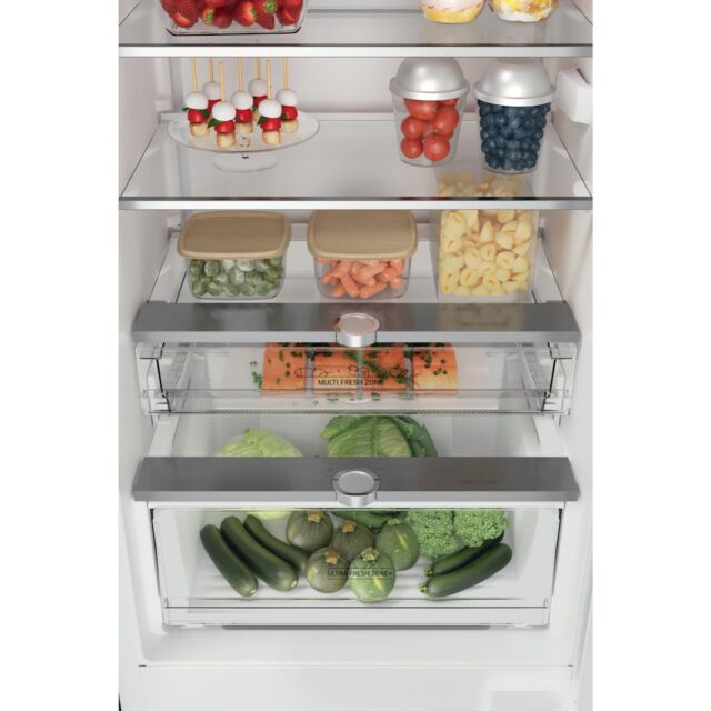 Hotpoint HTC20 T322 UK Total No Frost Integrated Fridge Freezer