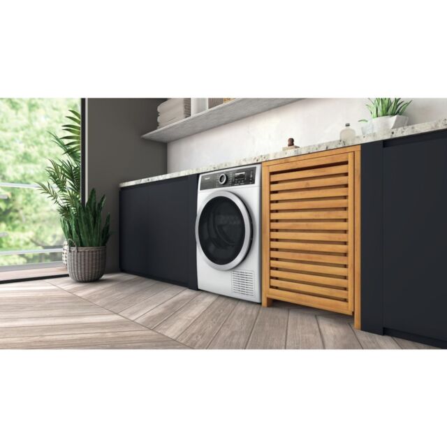 Hotpoint H8 D94WB UK Freestanding 9kg Heat Pump Tumble Dryer - White