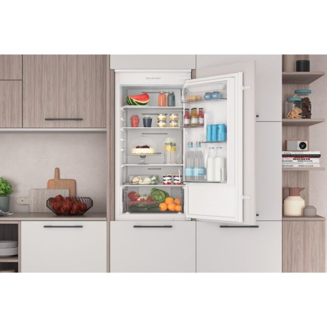 Indesit INC18T312UK Total No Frost Integrated Fridge Freezer - White