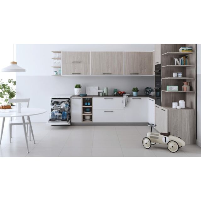 Indesit DFO 3T133F UK Dishwasher - White